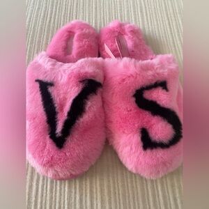 NWT Victoria’s Secret VS Slippers Size M Tiny Spot See Last Pic Pretty